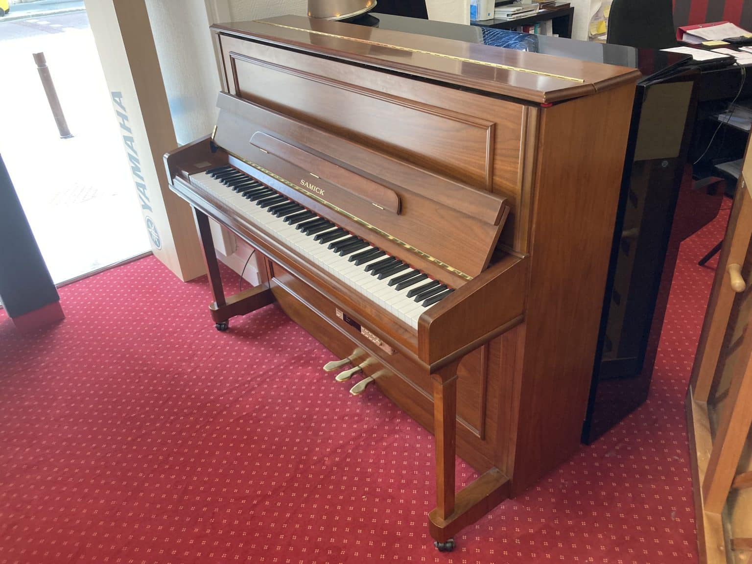 samick piano js 118f