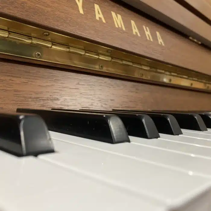 Clavier yamaha m108 piano droit d'occasion