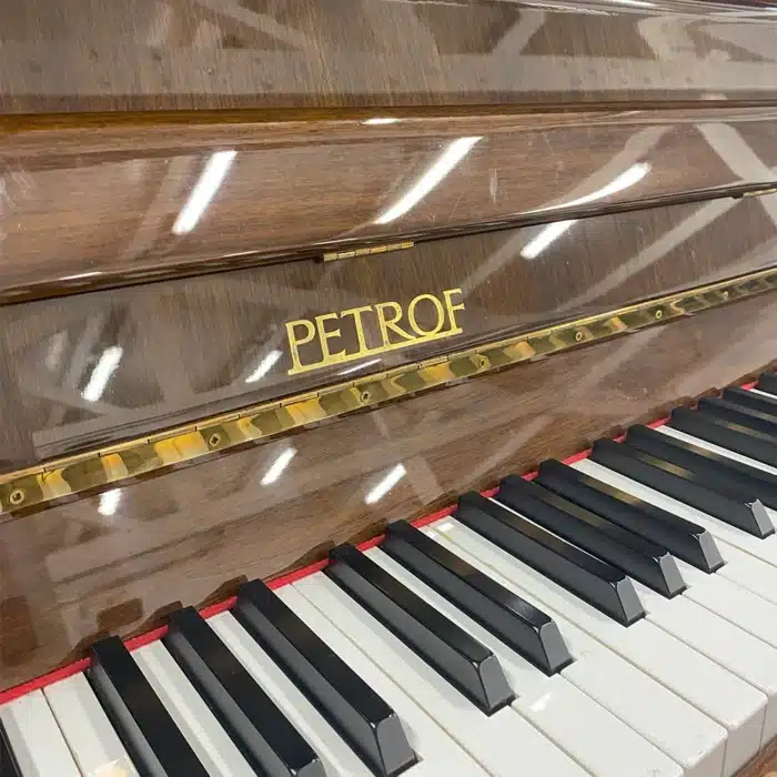 petrof p125 piano droit d'occasion