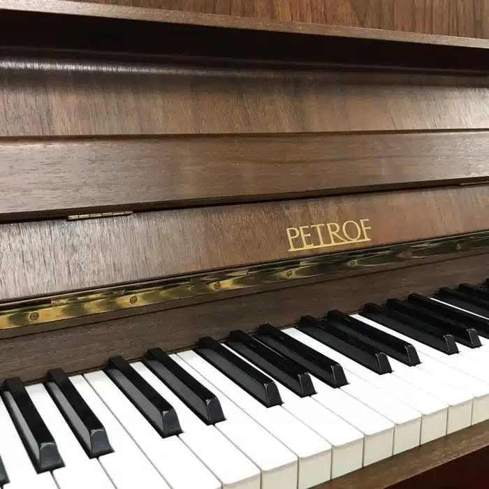 petrof 115 piano droit d'occasion